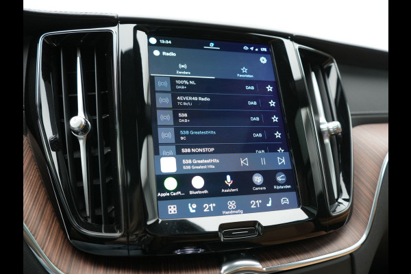 Volvo XC60 T8 AWD Ultimate Dark LONG RANGE PHEV 455pk Dealer O.H. | Trekhaak Af Fabriek | Panodak | Adaptive Cruise | Head Up | 360 Camera | Harman / Kardon | Lederen Comfortzetels Massage & Ventilatie & Memory | Keyless | Stoelen & Stuur Verwarmd | Plug In Hybrid |