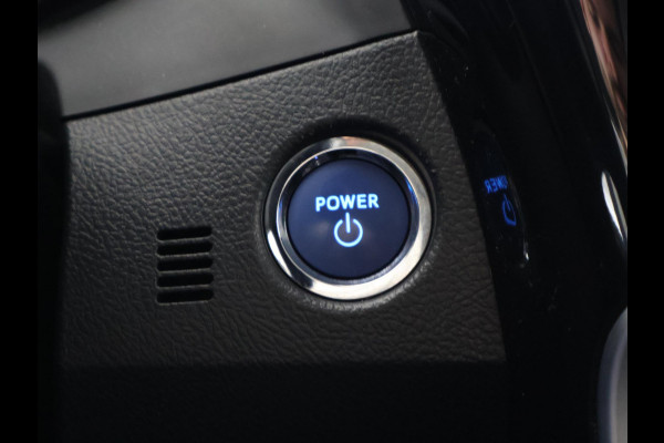 Toyota Auris 1.8 Hybrid Executive | Navigatie | Sportstoelen | Camera | Lichtmetalen velgen |