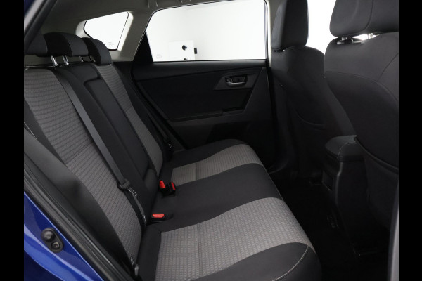 Toyota Auris 1.8 Hybrid Executive | Navigatie | Sportstoelen | Camera | Lichtmetalen velgen |