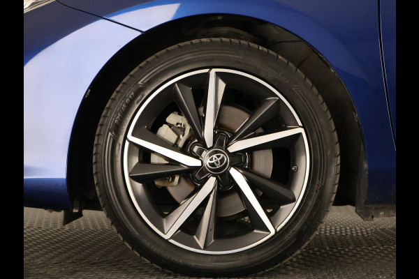 Toyota Auris 1.8 Hybrid Executive | Navigatie | Sportstoelen | Camera | Lichtmetalen velgen |