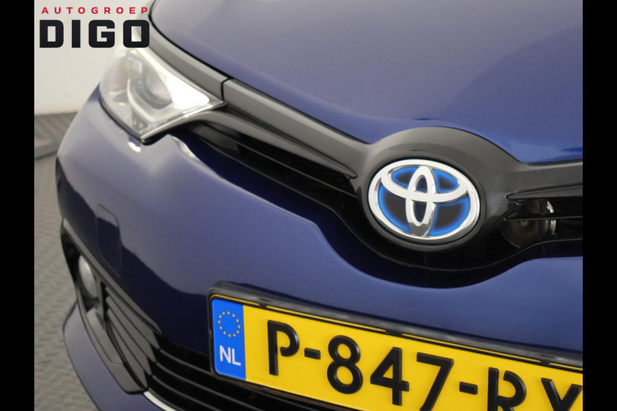Toyota Auris 1.8 Hybrid Executive | Navigatie | Sportstoelen | Camera | Lichtmetalen velgen |