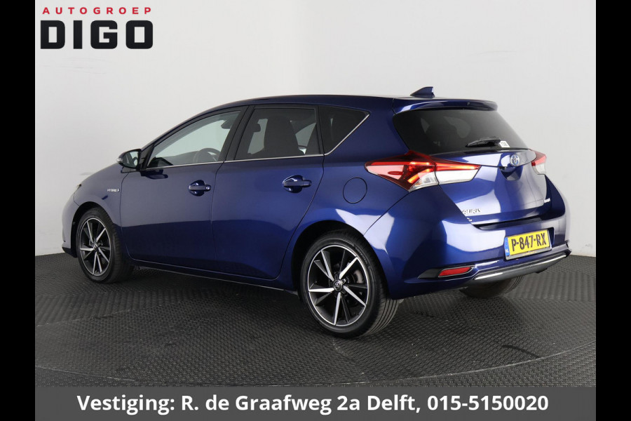 Toyota Auris 1.8 Hybrid Executive | Navigatie | Sportstoelen | Camera | Lichtmetalen velgen |