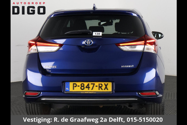 Toyota Auris 1.8 Hybrid Executive | Navigatie | Sportstoelen | Camera | Lichtmetalen velgen |