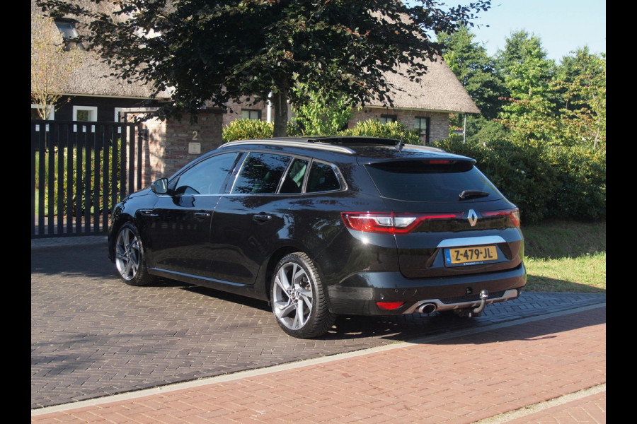 Renault Mégane Estate 1.6 TCe GT | Panoramadak | Camera | Trekhaak | Head-Up Display |