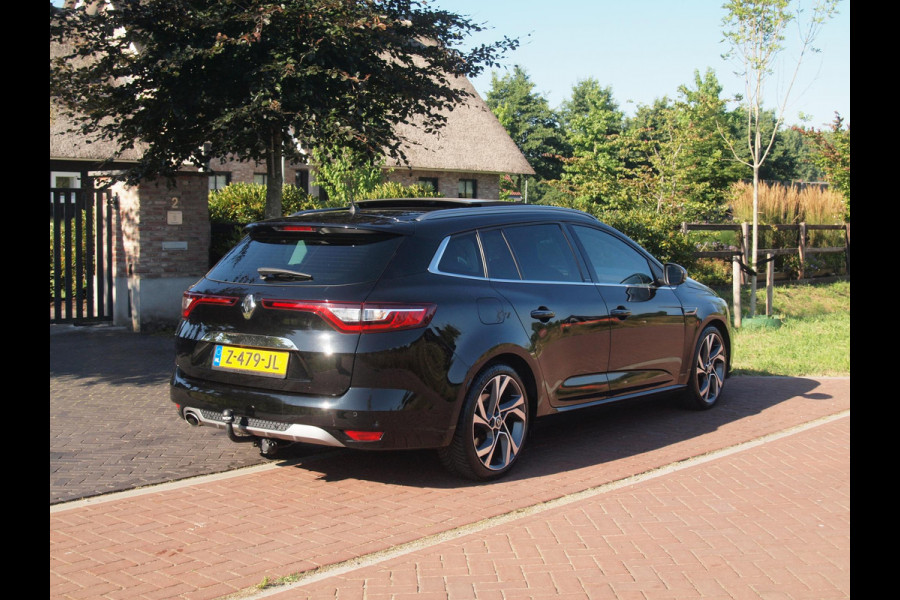 Renault Mégane Estate 1.6 TCe GT | Panoramadak | Camera | Trekhaak | Head-Up Display |