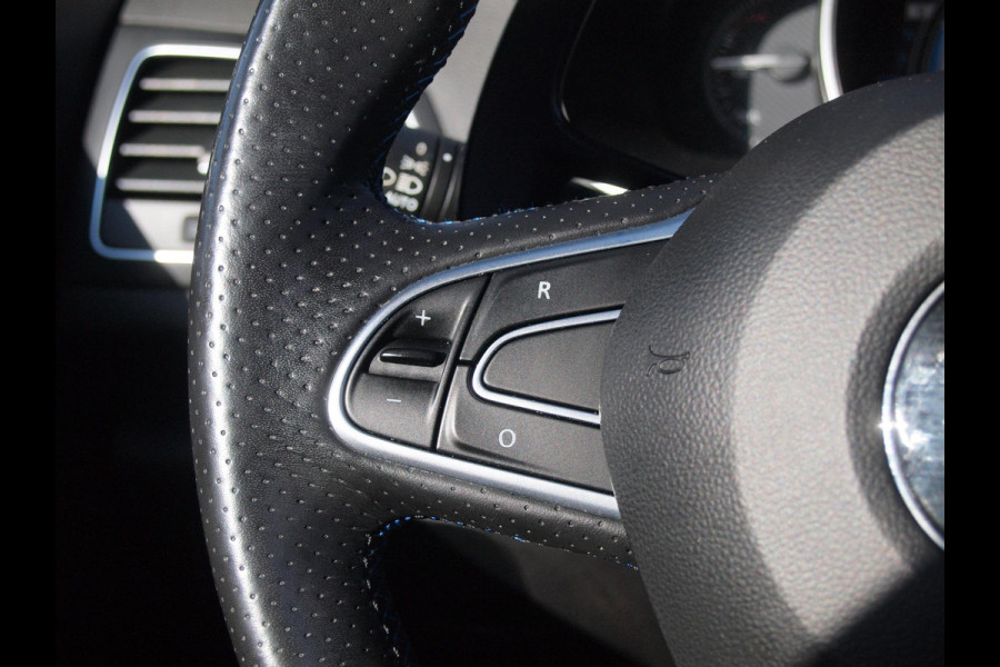 Renault Mégane Estate 1.6 TCe GT | Panoramadak | Camera | Trekhaak | Head-Up Display |