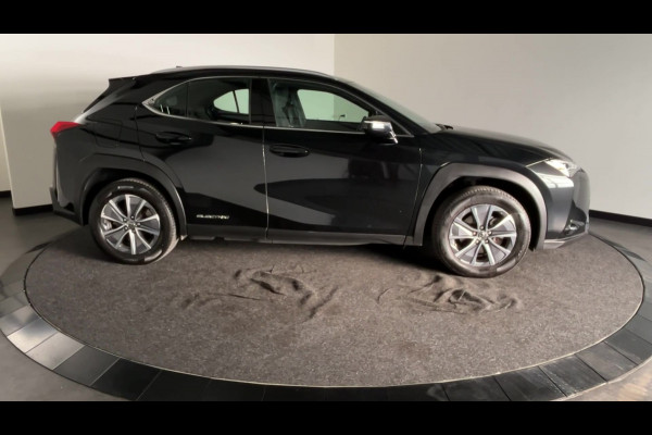Lexus UX 300e Business 54 kWh | Tot € 4.000 klantvoordeel* | Elektrisch Rijden in Stijl | Nette auto | Apple Carplay / Android Auto