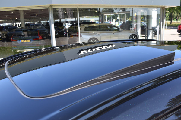 Volvo XC60 T6 350PK Automaat Plug-in hybrid AWD Ultra Black Edition HUD | Luchtvering | Trekhaak | 360 Camera | H&K | 21"LMV | Stoelverwarming | Panodak