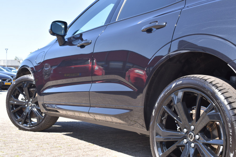 Volvo XC60 T6 350PK Automaat Plug-in hybrid AWD Ultra Black Edition HUD | Luchtvering | Trekhaak | 360 Camera | H&K | 21"LMV | Stoelverwarming | Panodak