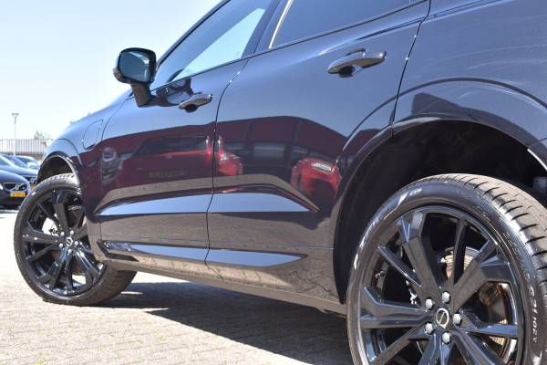 Volvo XC60 T6 350PK Automaat Plug-in hybrid AWD Ultra Black Edition HUD | Luchtvering | Trekhaak | 360 Camera | H&K | 21"LMV | Stoelverwarming | Panodak