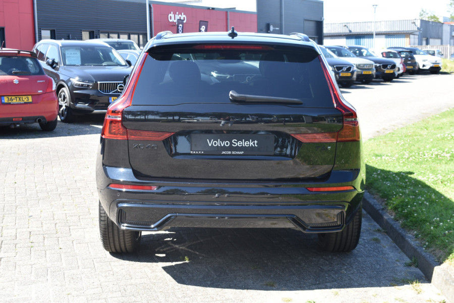 Volvo XC60 T6 350PK Automaat Plug-in hybrid AWD Ultra Black Edition HUD | Luchtvering | Trekhaak | 360 Camera | H&K | 21"LMV | Stoelverwarming | Panodak