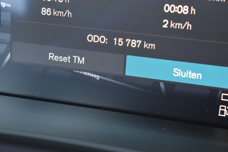 Volvo XC60 T6 350PK Automaat Plug-in hybrid AWD Ultra Black Edition HUD | Luchtvering | Trekhaak | 360 Camera | H&K | 21"LMV | Stoelverwarming | Panodak