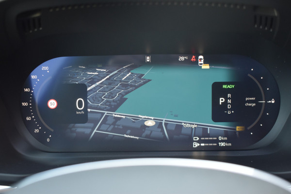 Volvo XC60 T6 350PK Automaat Plug-in hybrid AWD Ultra Black Edition HUD | Luchtvering | Trekhaak | 360 Camera | H&K | 21"LMV | Stoelverwarming | Panodak