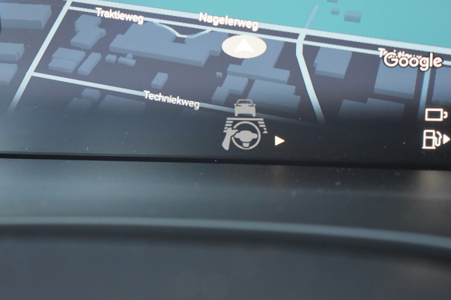 Volvo XC60 T6 350PK Automaat Plug-in hybrid AWD Ultra Black Edition HUD | Luchtvering | Trekhaak | 360 Camera | H&K | 21"LMV | Stoelverwarming | Panodak