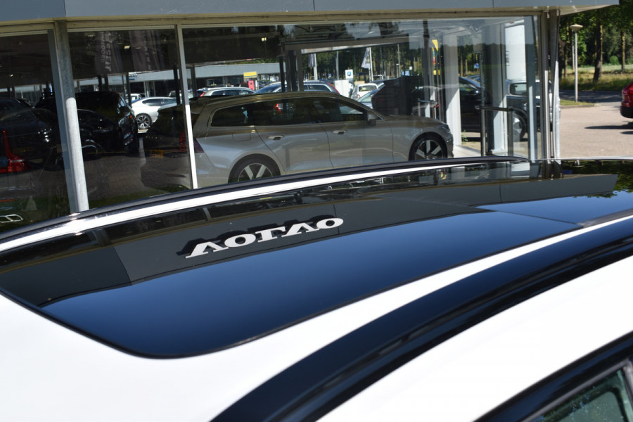 Volvo XC60 T8 AWD 455PK Plug-in Hybrid Ultra Black Edition | HUD | Luchtvering | Panodak | H&K | 360 Camera | 21"LMV | Stoelverwarming |