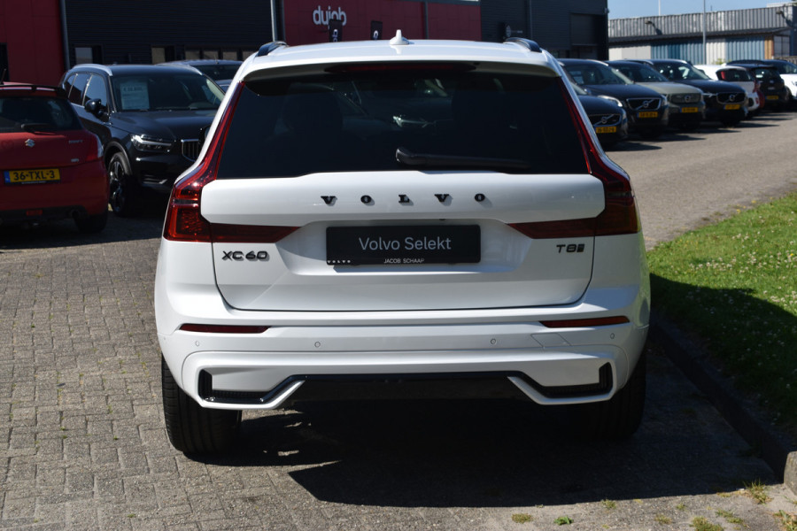 Volvo XC60 T8 AWD 455PK Plug-in Hybrid Ultra Black Edition | HUD | Luchtvering | Panodak | H&K | 360 Camera | 21"LMV | Stoelverwarming |