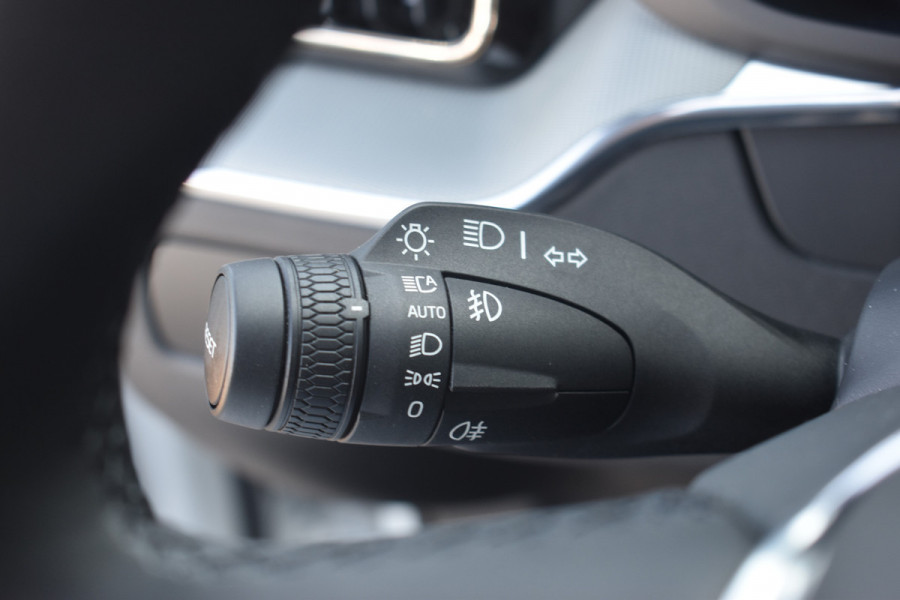 Volvo XC60 T8 AWD 455PK Plug-in Hybrid Ultra Black Edition | HUD | Luchtvering | Panodak | H&K | 360 Camera | 21"LMV | Stoelverwarming |