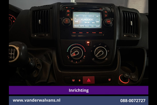 Peugeot Boxer 2.0 BlueHDI 131pk L2H2 Inrichting Euro6 Airco | Imperiaal | Camera | 2500kg Trekhaak | Cruisecontrol Parkeersensoren, Bijrijdersbank