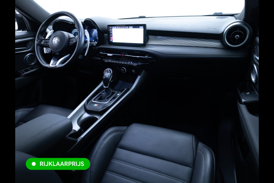 Alfa Romeo Tonale 1.5T Hybrid Veloce | Leer | Panoramadak | Elec. achterklep | Afn. trekhaak | Adap. Cruise | Harman Kardo | Stoel- verwamring en Stoel koeling, Stuur verwarming, 360 Camera, Stoel met gehuegen