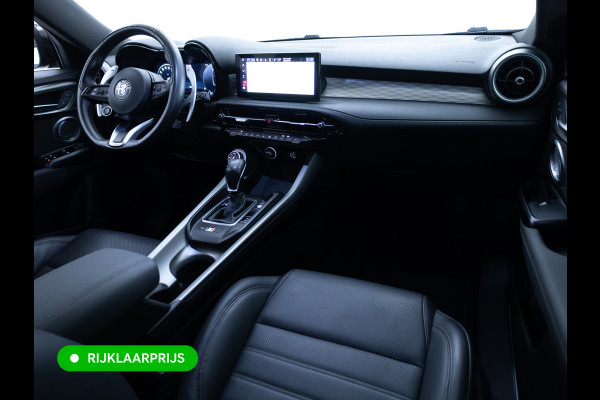 Alfa Romeo Tonale 1.5T Hybrid Veloce | Leer | Panoramadak | Elec. achterklep | Afn. trekhaak | Adap. Cruise | Harman Kardo | Stoel- verwamring en Stoel koeling, Stuur verwarming, 360 Camera, Stoel met gehuegen