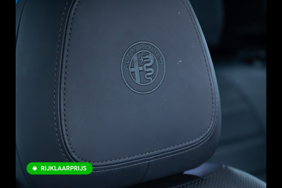 Alfa Romeo Tonale 1.5T Hybrid Veloce | Leer | Panoramadak | Elec. achterklep | Afn. trekhaak | Adap. Cruise | Harman Kardo | Stoel- verwamring en Stoel koeling, Stuur verwarming, 360 Camera, Stoel met gehuegen
