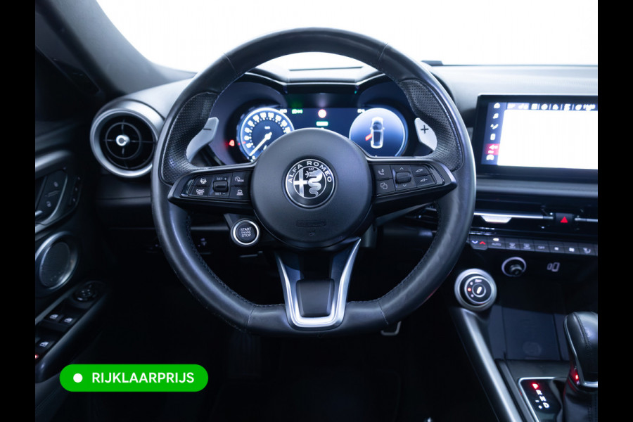 Alfa Romeo Tonale 1.5T Hybrid Veloce | Leer | Panoramadak | Elec. achterklep | Afn. trekhaak | Adap. Cruise | Harman Kardo | Stoel- verwamring en Stoel koeling, Stuur verwarming, 360 Camera, Stoel met gehuegen