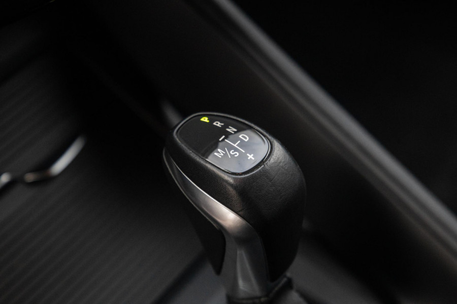 BMW X1 xDrive25e Executive X CAMERA / CARPLAY / HEAD UP DISPLAY / LEDER / LED / CRUISE CONTROLE / STOELVERWARMING
