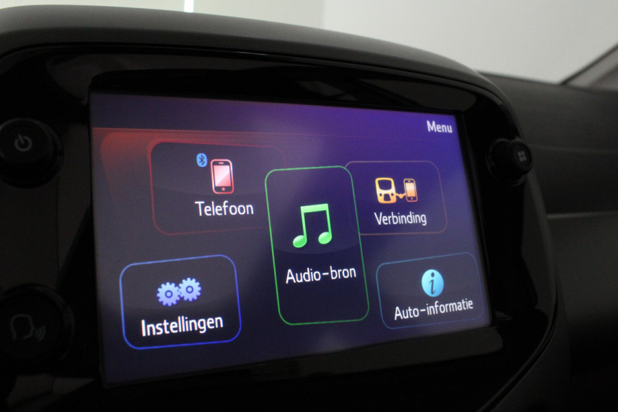 Toyota Aygo 1.0 VVT-i x-joy > Schuifdak/Camera/Navigatie via (Apple CarPlay / Android Auto)