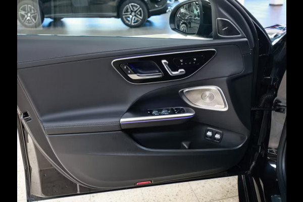Mercedes-Benz C-Klasse Estate 300e AMG ** DIGI LED, NAVI+, PANO, MEMORY, NIGHT, 19-inch LMV ** UNFALLFREI - Ex. MB-AG ** ** INFORMEER OOK NAAR ONZE AANTREKKELIJKE FINANCIAL-LEASE TARIEVEN **