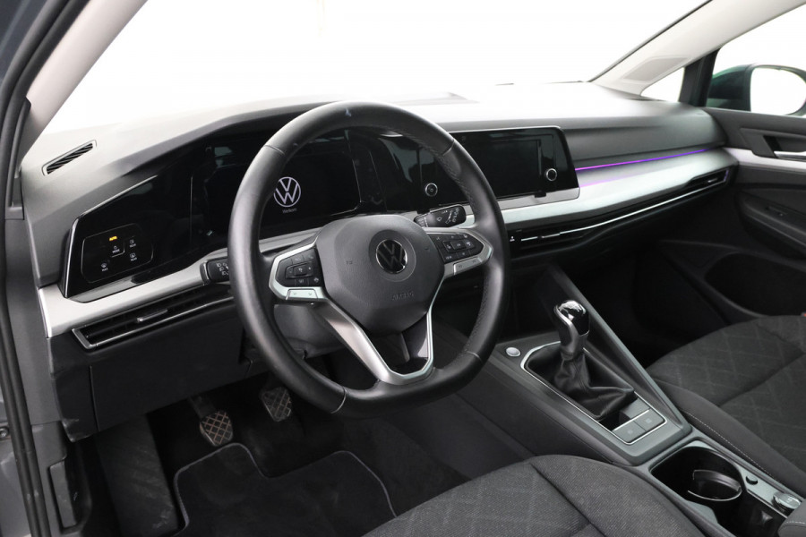 Volkswagen Golf 1.5 TSI Life Stoel/stuurverwarming, Adaptieve cruise, Apple Carplay!