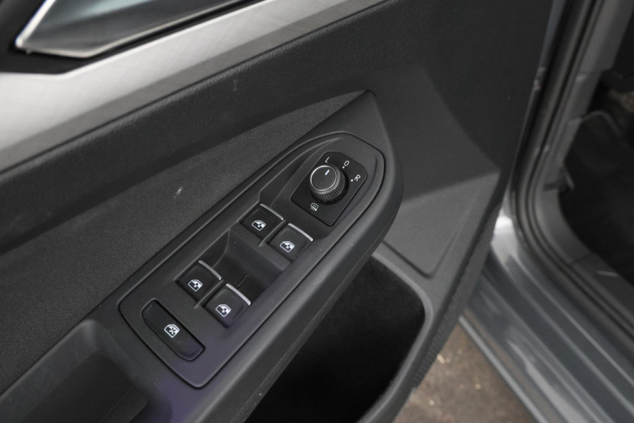 Volkswagen Golf 1.5 TSI Life Stoel/stuurverwarming, Adaptieve cruise, Apple Carplay!