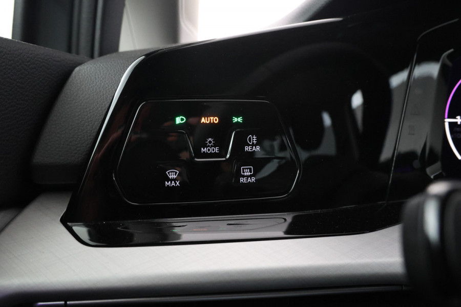 Volkswagen Golf 1.5 TSI Life Stoel/stuurverwarming, Adaptieve cruise, Apple Carplay!