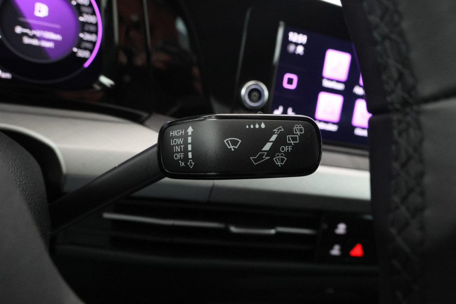 Volkswagen Golf 1.5 TSI Life Stoel/stuurverwarming, Adaptieve cruise, Apple Carplay!