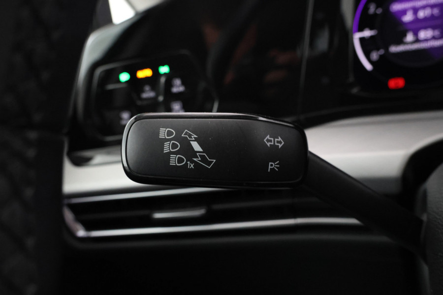 Volkswagen Golf 1.5 TSI Life Stoel/stuurverwarming, Adaptieve cruise, Apple Carplay!