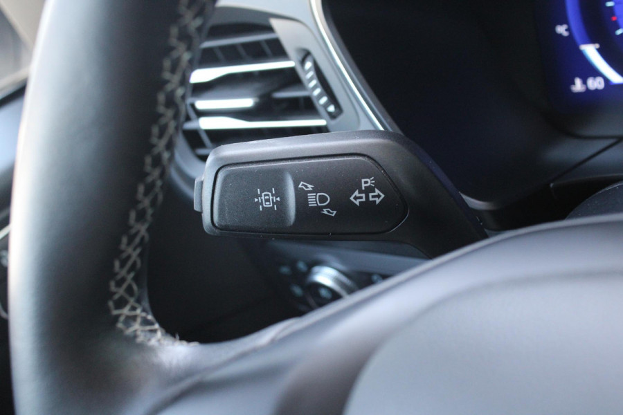 Ford Kuga 2.5 PHEV Vignale Trekhaak Wegklapbaar | Origenele Zomerset Aanwezig | Volledig Lederen Interieur | Panorama Dak |