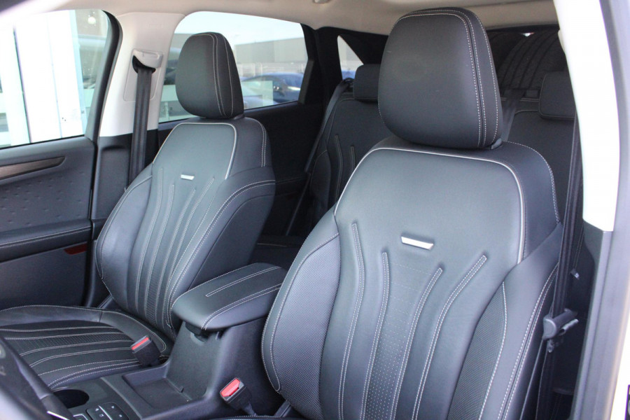 Ford Kuga 2.5 PHEV Vignale Trekhaak Wegklapbaar | Origenele Zomerset Aanwezig | Volledig Lederen Interieur | Panorama Dak |