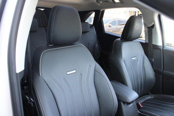 Ford Kuga 2.5 PHEV Vignale Trekhaak Wegklapbaar | Origenele Zomerset Aanwezig | Volledig Lederen Interieur | Panorama Dak |