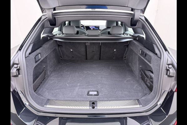 BMW 5 Serie Touring 550e xDrive M-pakket | 1ste eigenaar Pano Harman\Kardon
