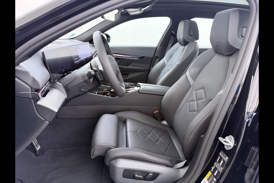 BMW 5 Serie Touring 550e xDrive M-pakket | 1ste eigenaar Pano Harman\Kardon