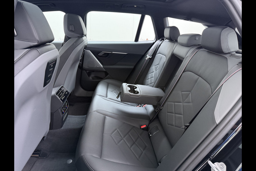 BMW 5 Serie Touring 550e xDrive M-pakket | 1ste eigenaar Pano Harman\Kardon