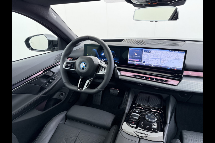 BMW 5 Serie Touring 550e xDrive M-pakket | 1ste eigenaar Pano Harman\Kardon