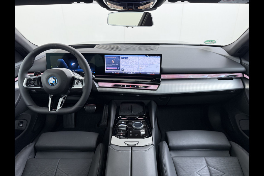 BMW 5 Serie Touring 550e xDrive M-pakket | 1ste eigenaar Pano Harman\Kardon