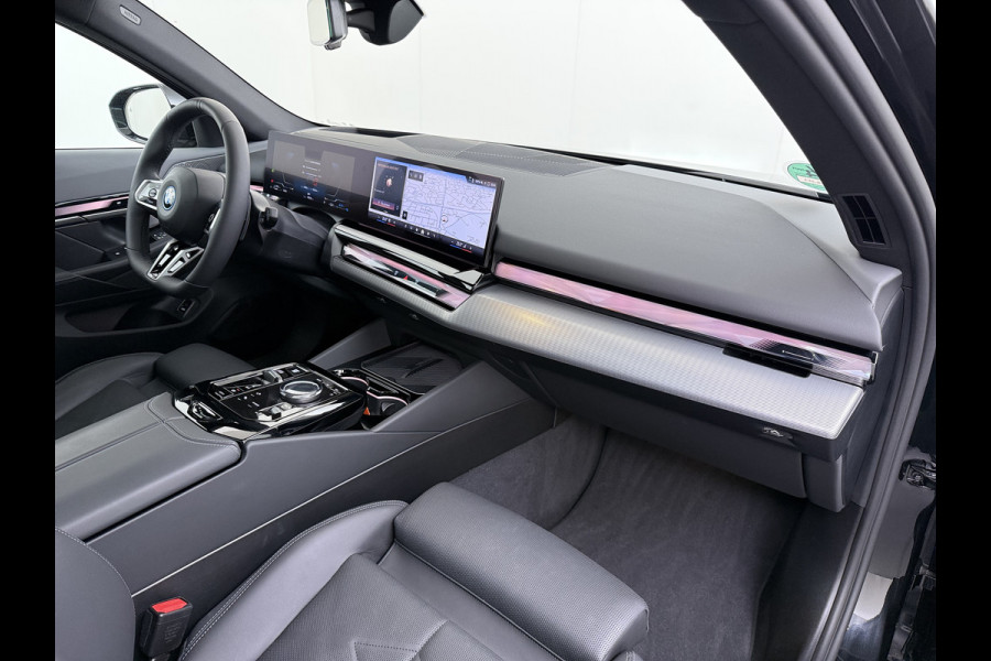 BMW 5 Serie Touring 550e xDrive M-pakket | 1ste eigenaar Pano Harman\Kardon