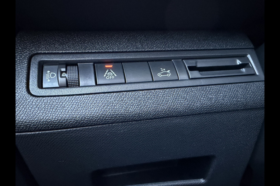 Peugeot 3008 130pk Allure Pack (Leder incl stoelverwarming - Elektrische klep - LED - 360gr Camera - Keyless Entry - Navigatie - Automatische