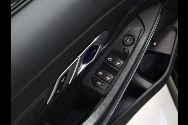 BMW 3-serie 320e High Executive M sport [APPLE CARPLAY, ANDROID, BMW LASERLIGHT, STOELVERWARMING, VOL LEDER, PDC V+A, CRUISE CONTROL, DIGITAL DASH, CLIMATE CONTROL, NIEUWSTAAT]