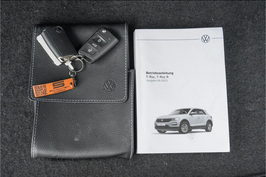 Volkswagen T-Roc 1.5 TSI R-Line Pano LED+ Beats Trekhaak ACC 19"