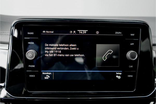 Volkswagen T-Roc 1.5 TSI R-Line Pano LED+ Beats Trekhaak ACC 19"