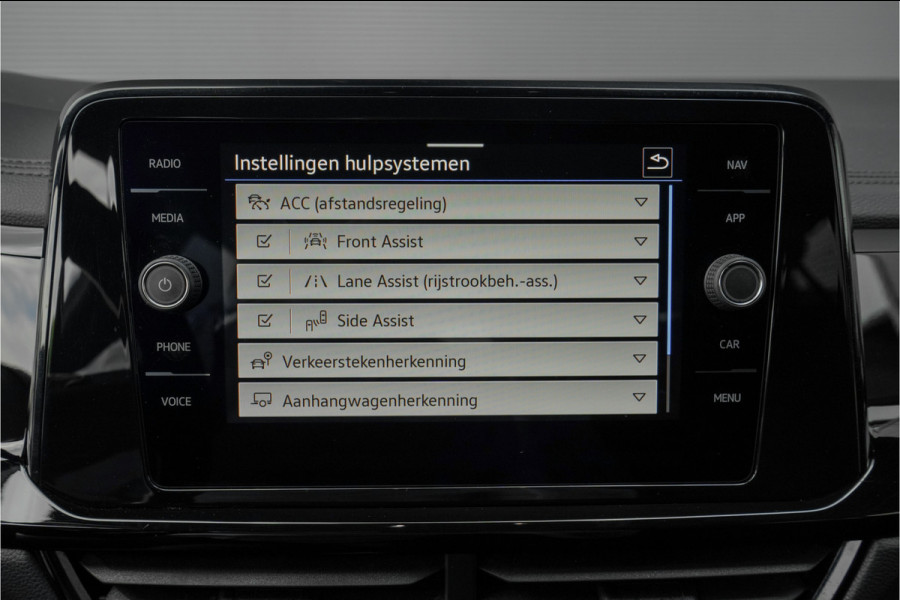 Volkswagen T-Roc 1.5 TSI R-Line Pano LED+ Beats Trekhaak ACC 19"