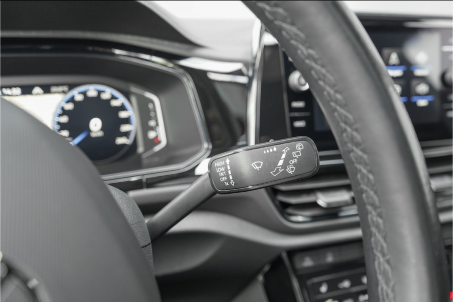 Volkswagen T-Roc 1.5 TSI R-Line Pano LED+ Beats Trekhaak ACC 19"