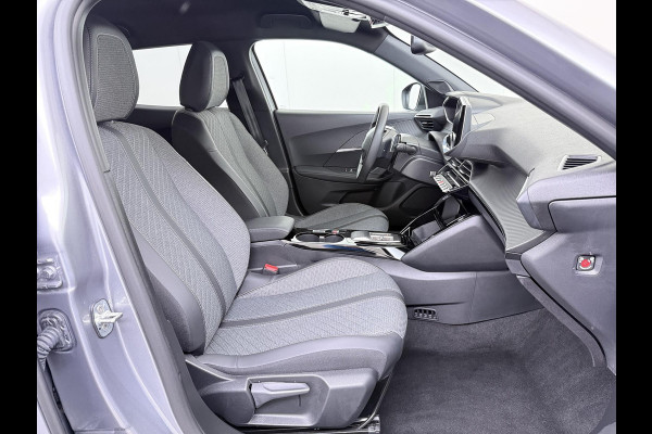 Peugeot 2008 1.2 Hybrid 136 Allure 19000 KM ! | ADAPTIVE CRUISE CONTROL | FULL LED | CAMERA VOOR & ACHTER | DIGITAL DASH | KEYLESS START | PARKEERSENSOREN V+A | DODEHOEKDETECTIE | ALL-IN PRIJS INCL. 12 MND BOVAG GARANTIE